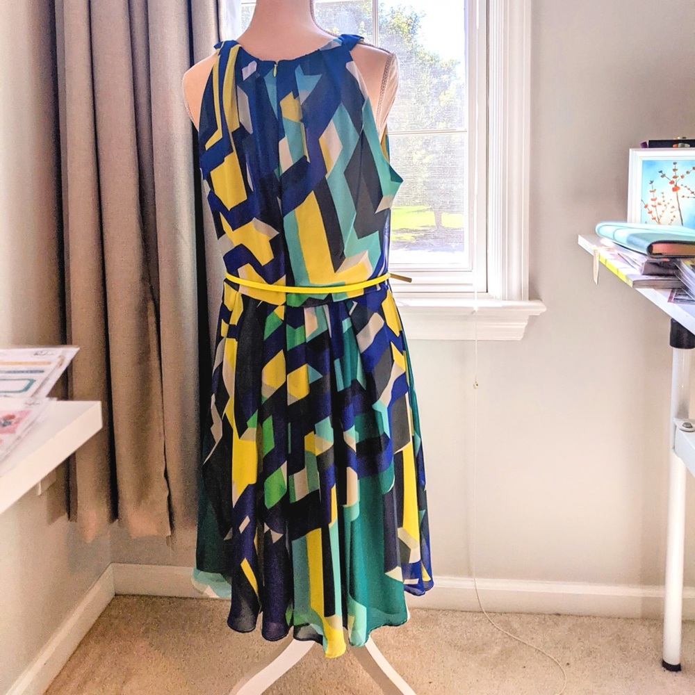 Donna Ricco size 14 dress. Adorable belt at waist
